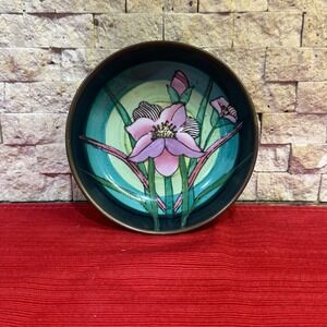 Chinoiserie Porcelain‎ and Brass Lily Lotus Trinket Dish Flower Made In China